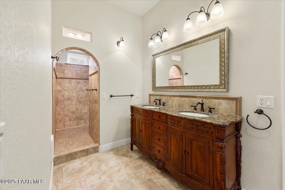 12070 E Cats Claw Lane