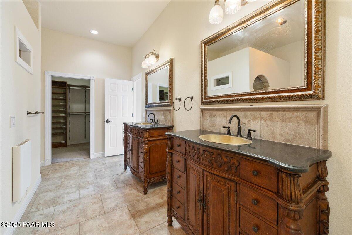 12070 E Cats Claw Lane