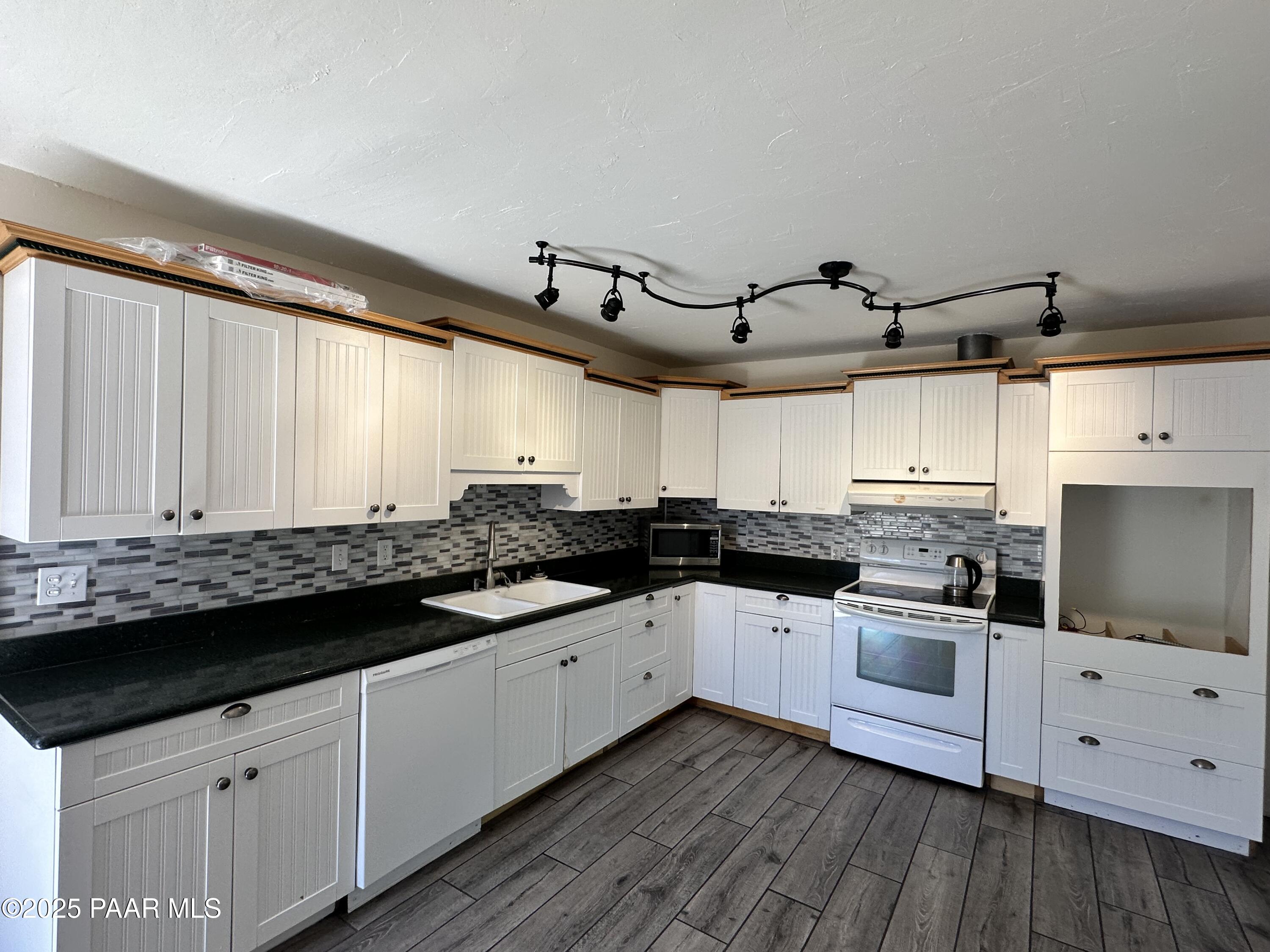 2550 W Granite View Circle