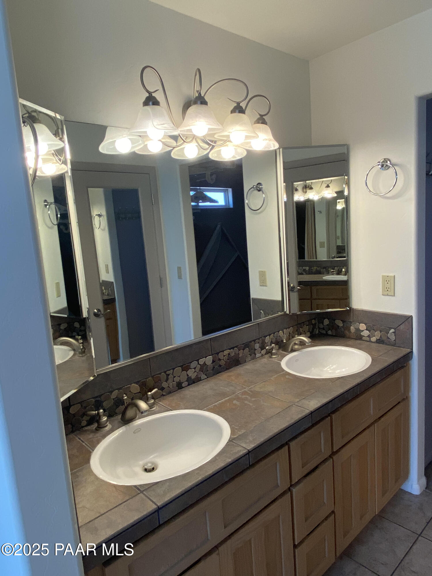 2550 W Granite View Circle