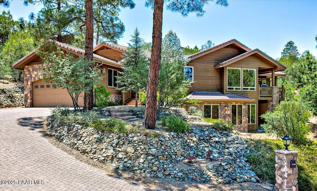 2140 Lone Oak Way