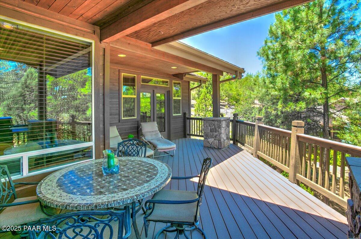 2140 Lone Oak Way