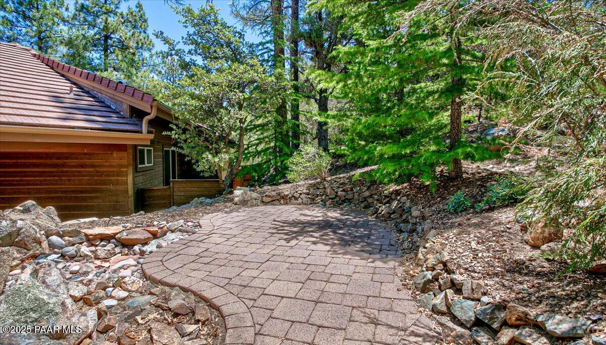 2140 Lone Oak Way