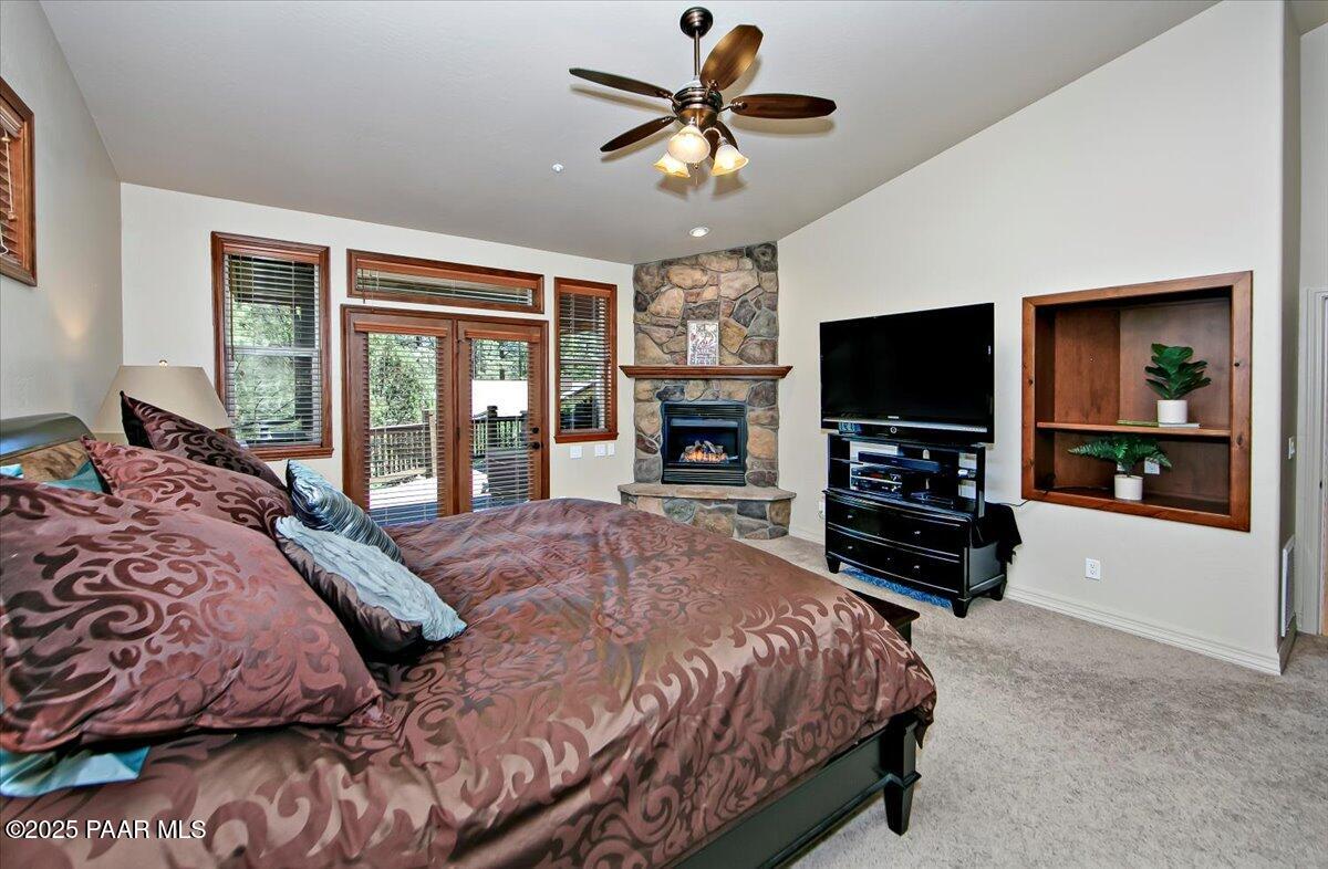 2140 Lone Oak Way