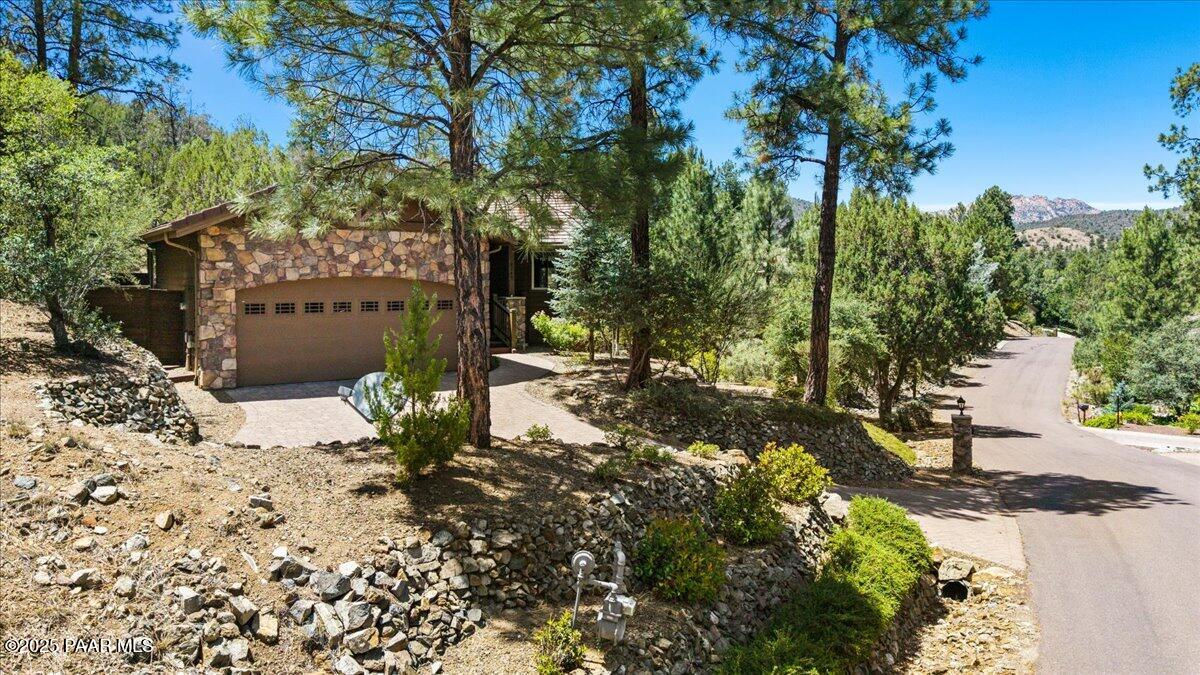 2140 Lone Oak Way