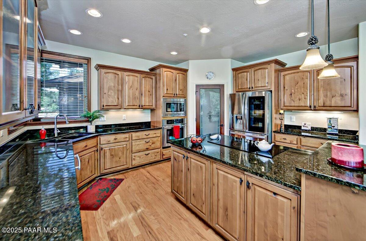 2140 Lone Oak Way