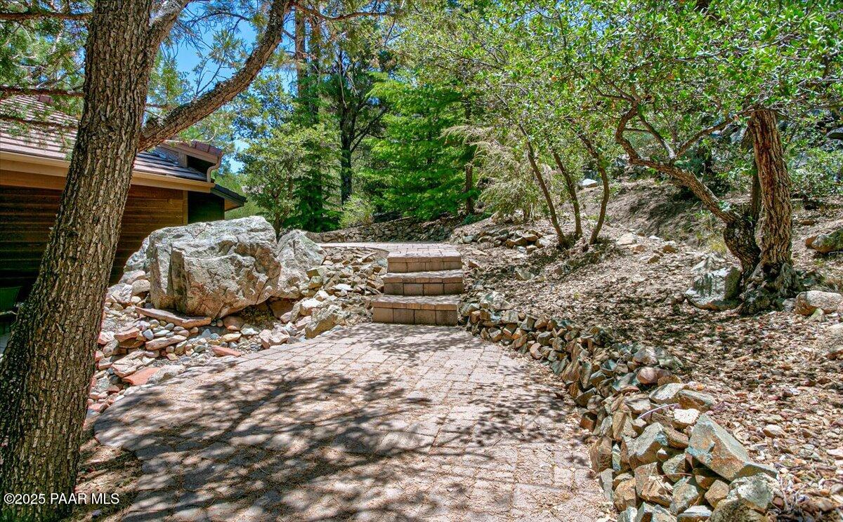 2140 Lone Oak Way