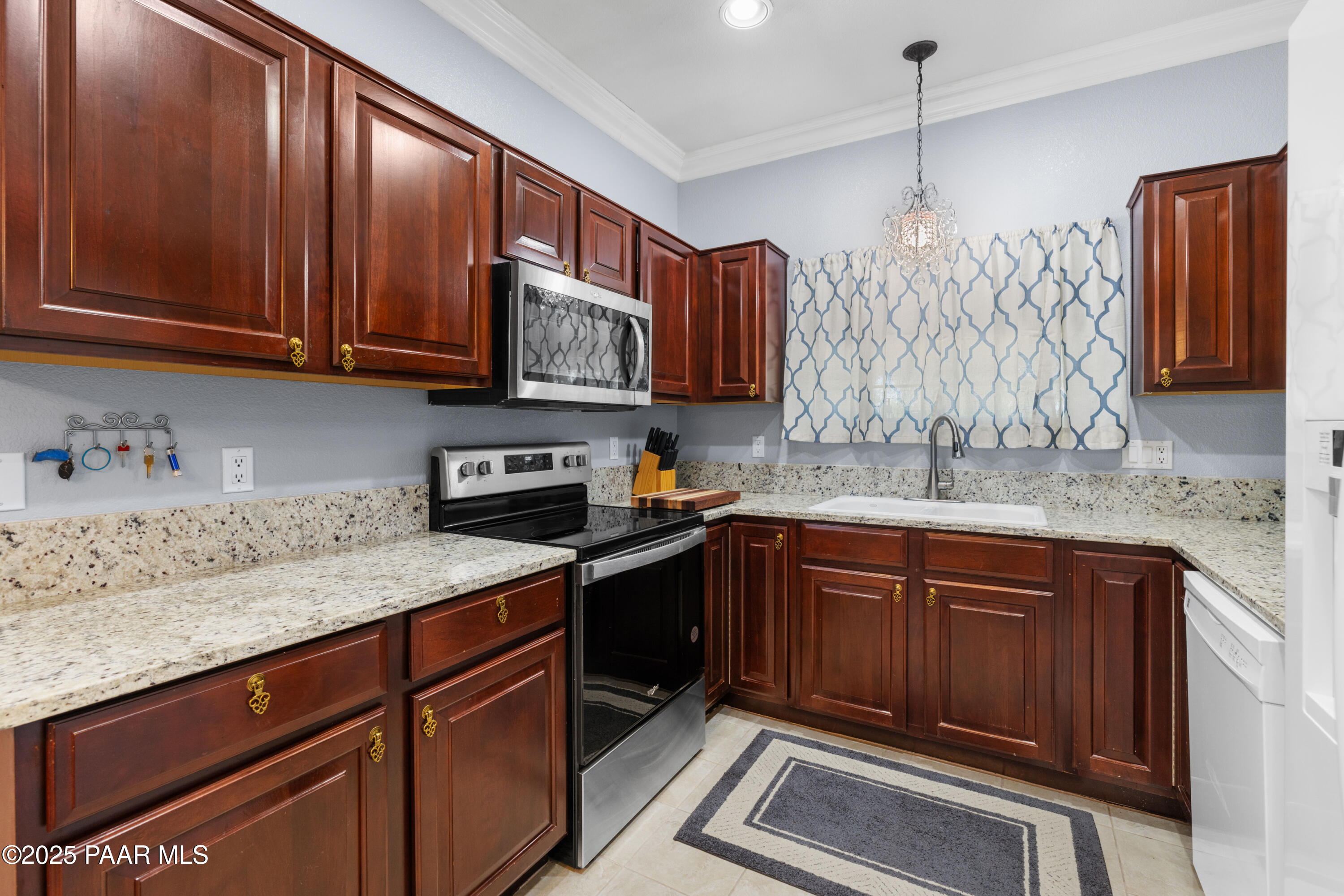 1920 N Baker Street