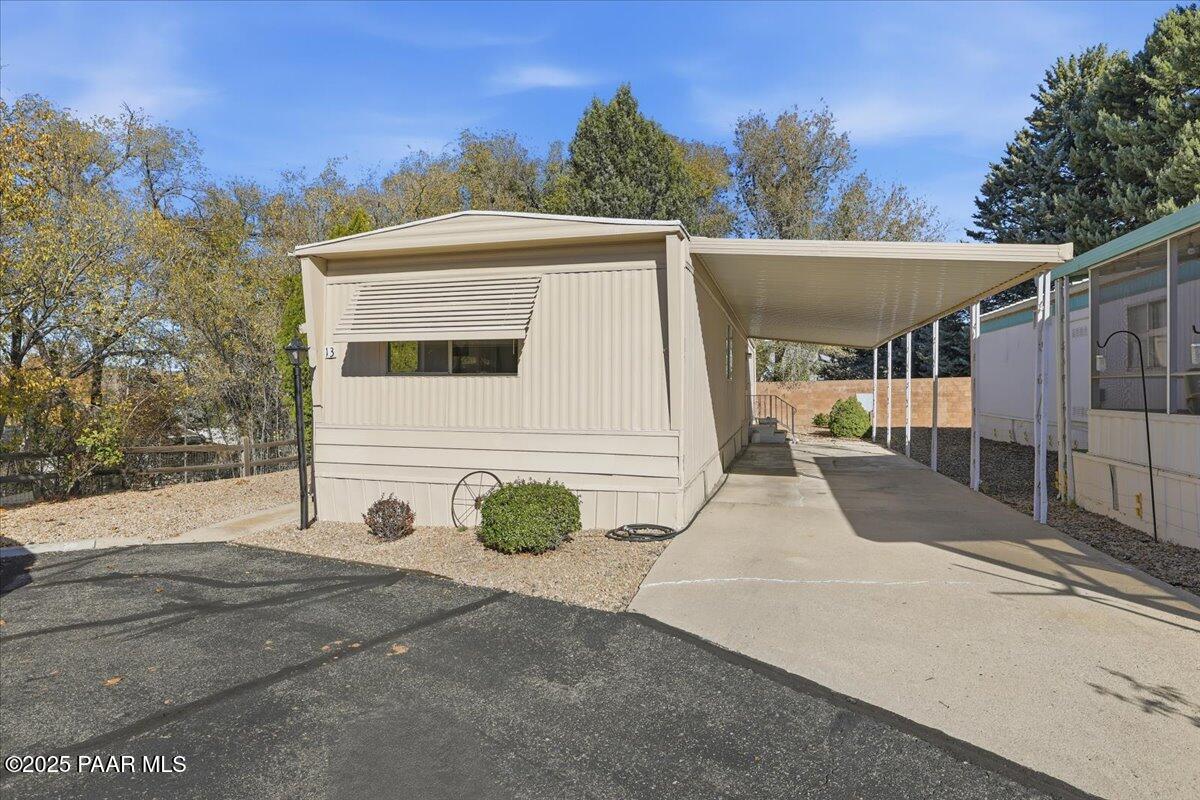 123 N Rush Street Unit: 13