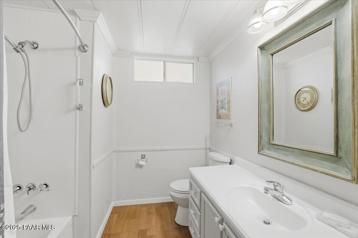 123 N Rush Street Unit: 13
