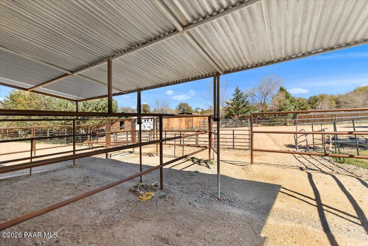 6911 N Lariat Lane