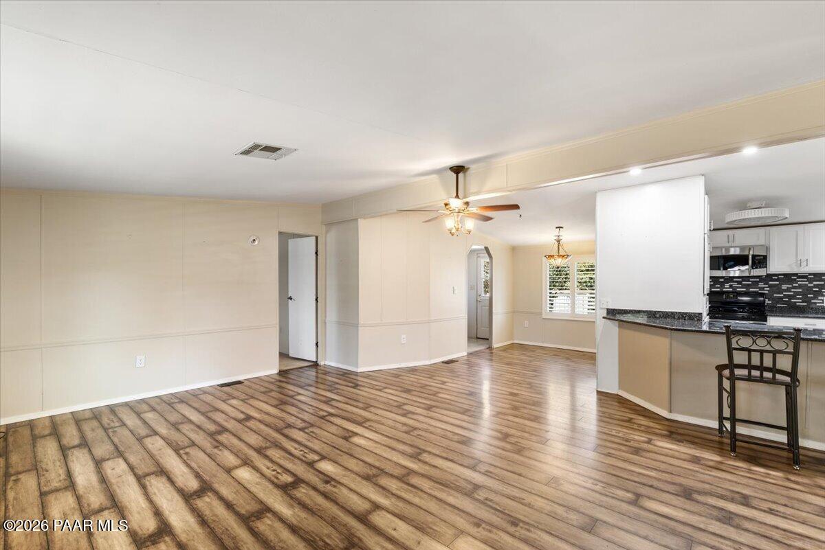6911 N Lariat Lane