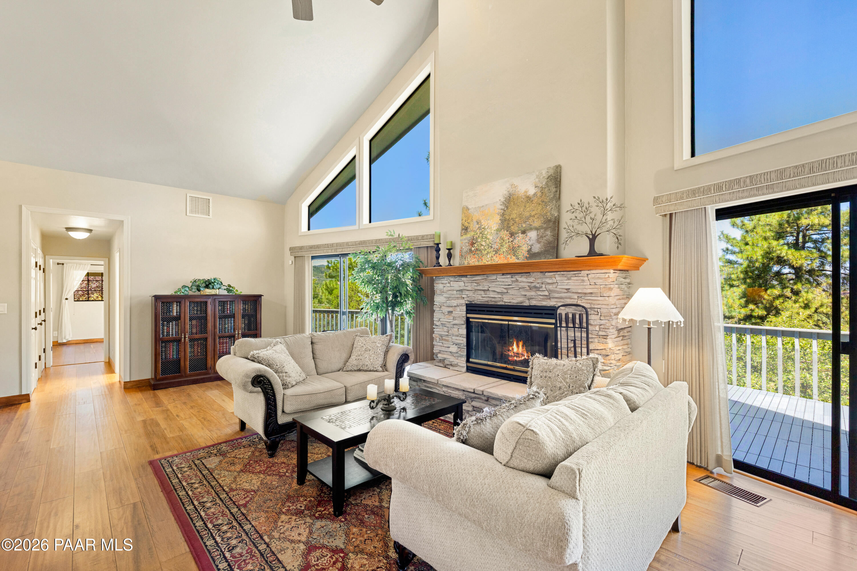 1289 S Manzanita Hill Road