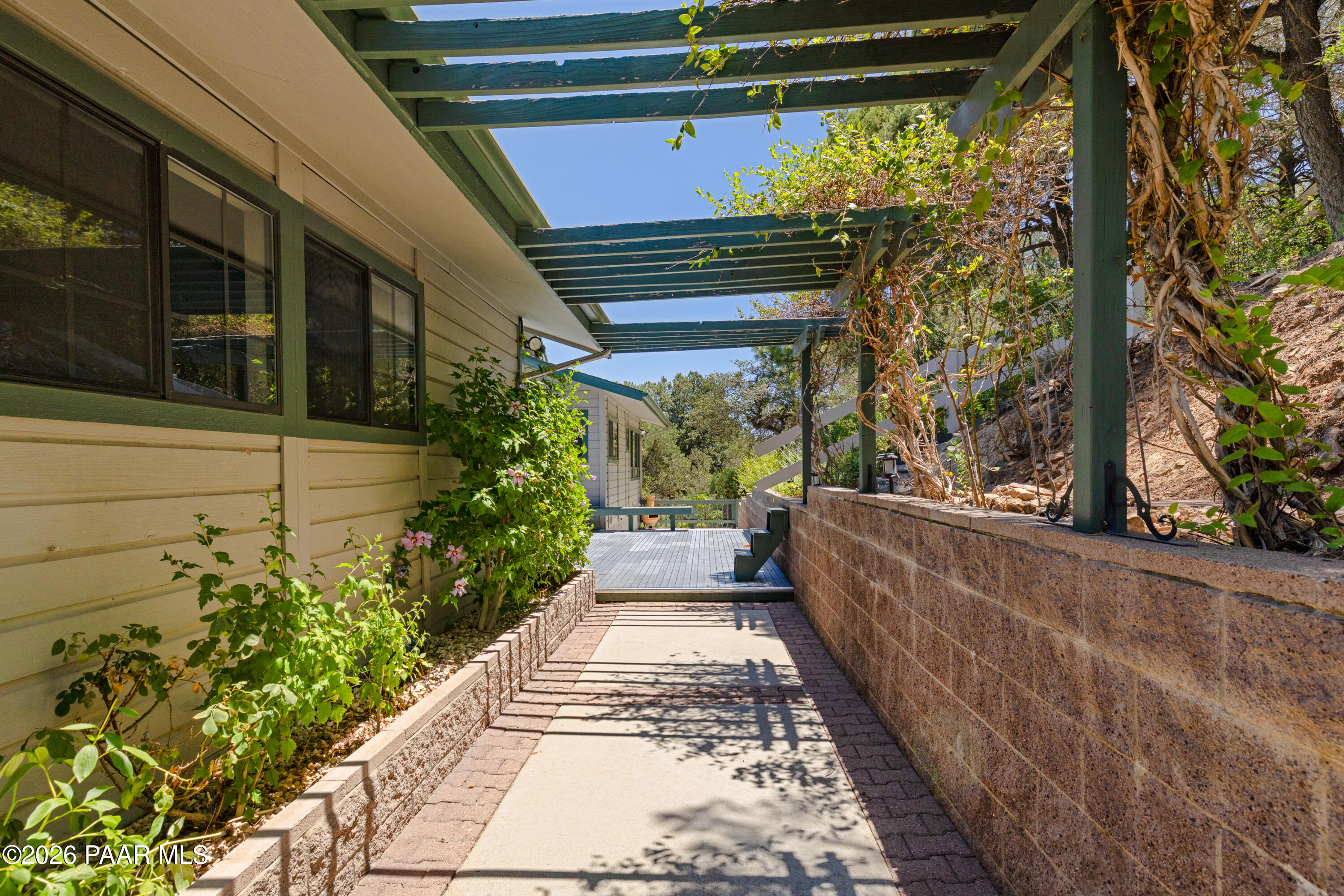 1289 S Manzanita Hill Road