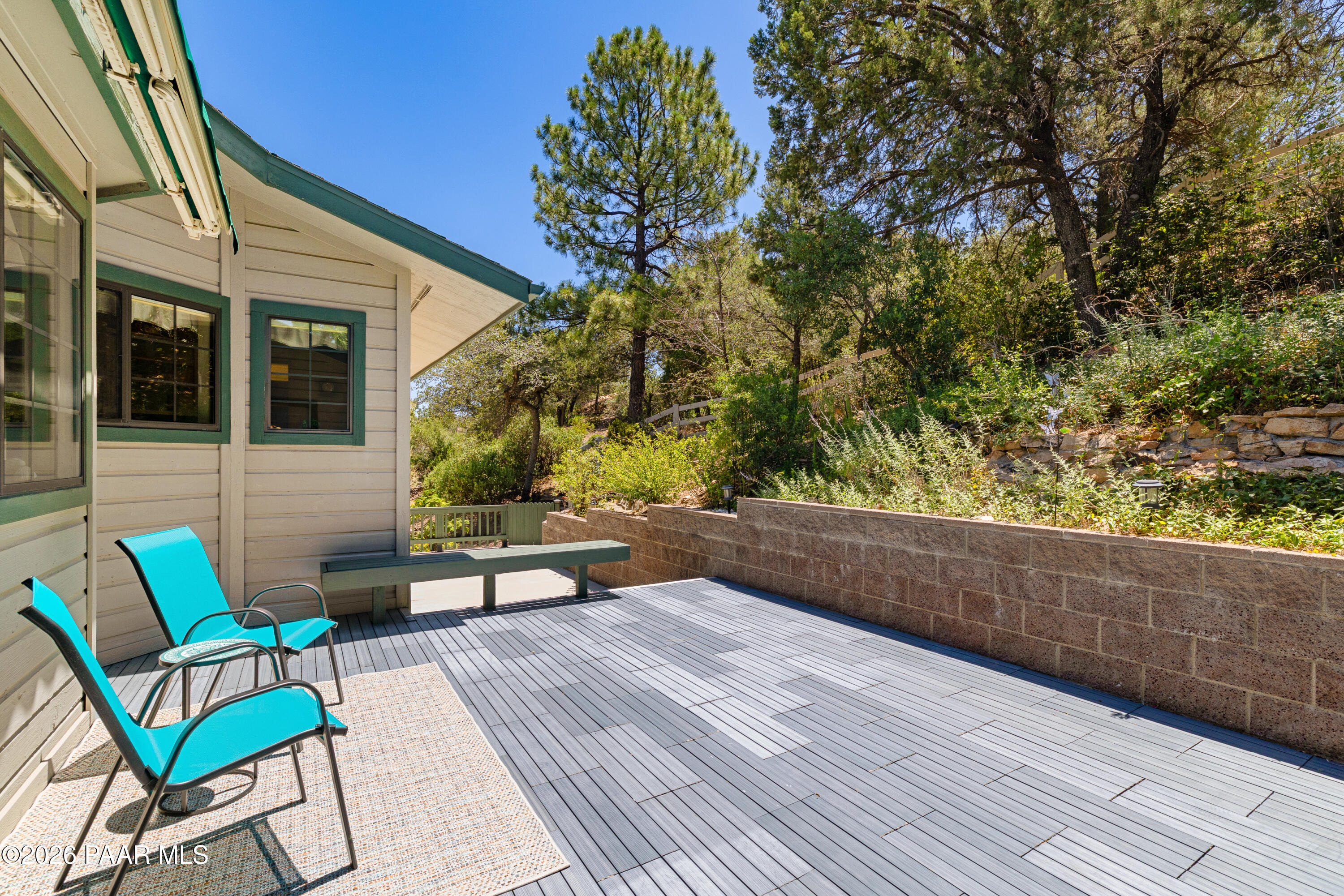 1289 S Manzanita Hill Road