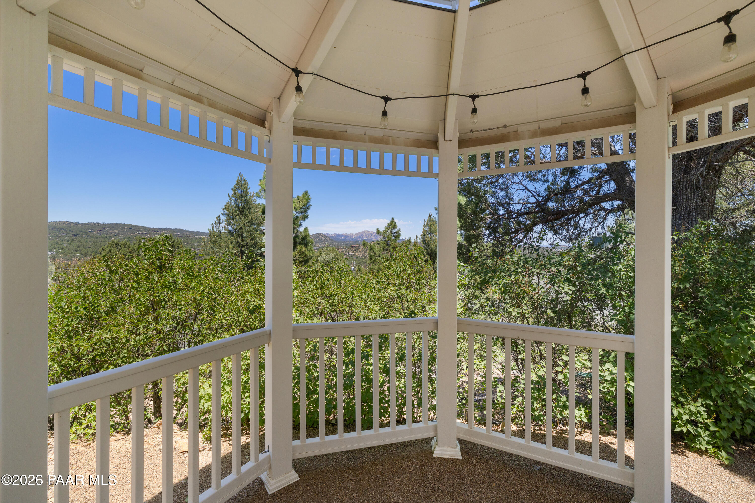 1289 S Manzanita Hill Road
