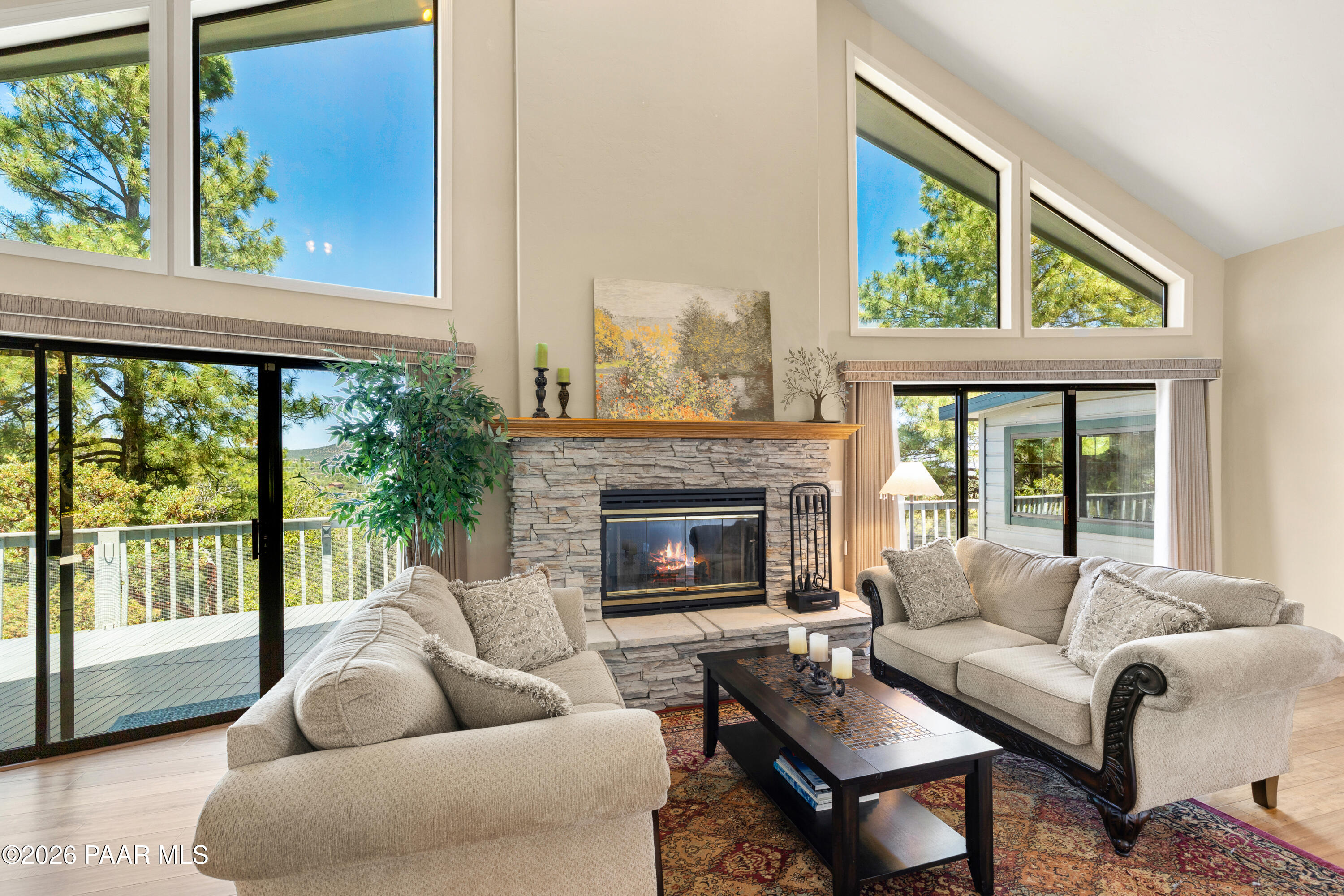 1289 S Manzanita Hill Road