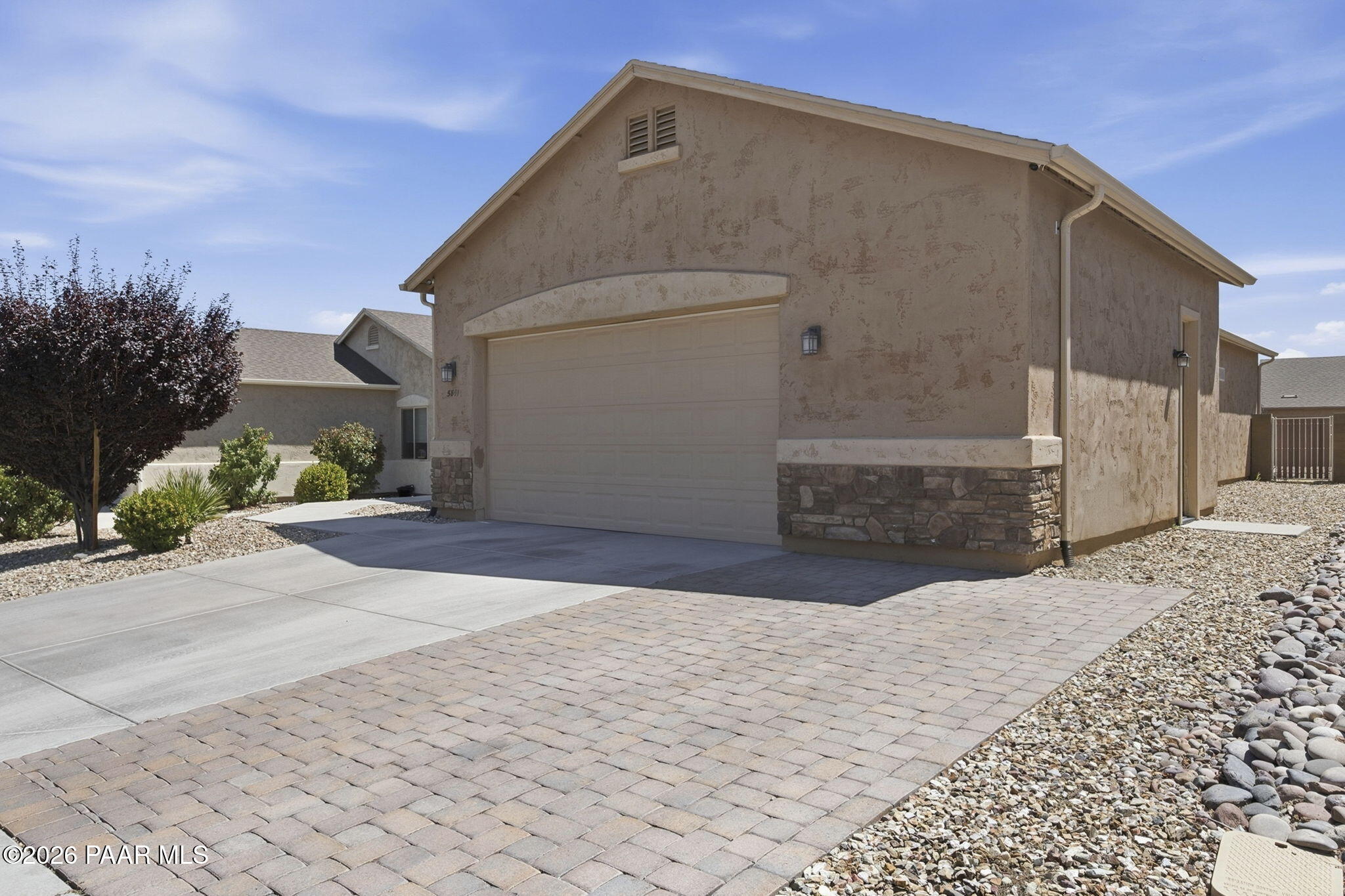 5841 N Thornberry Drive
