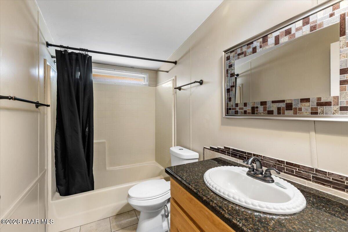 6911 N Lariat Lane