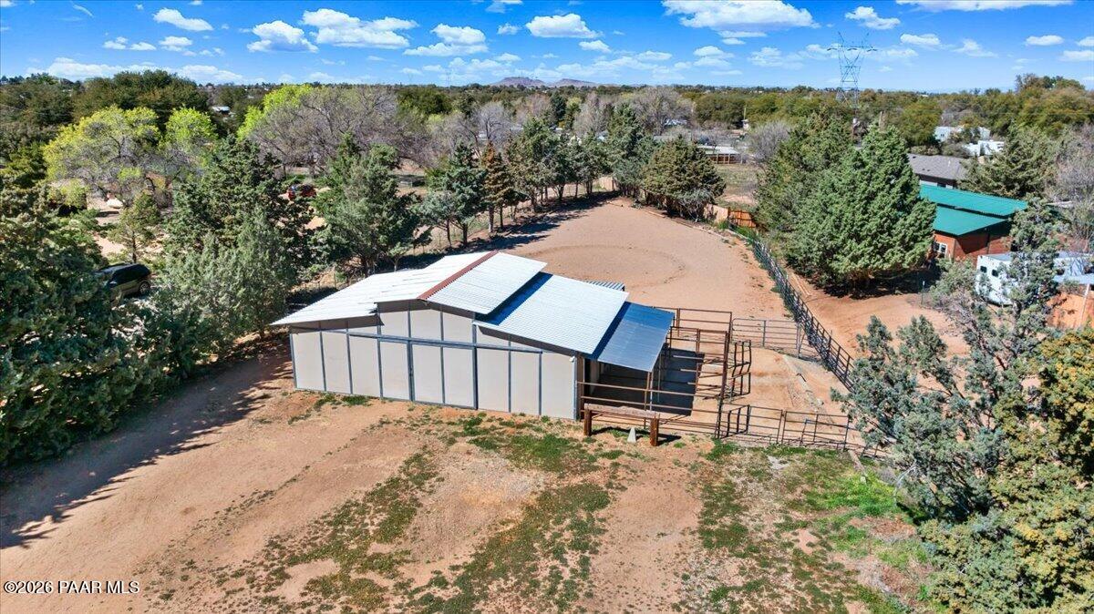 6911 N Lariat Lane