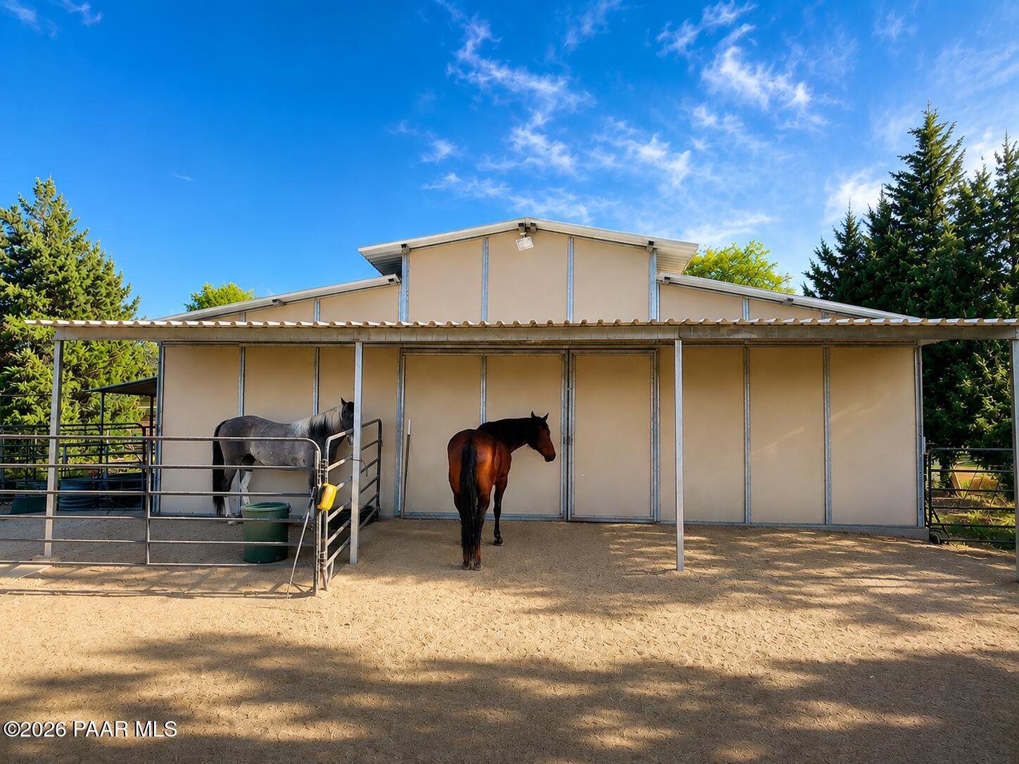 6911 N Lariat Lane