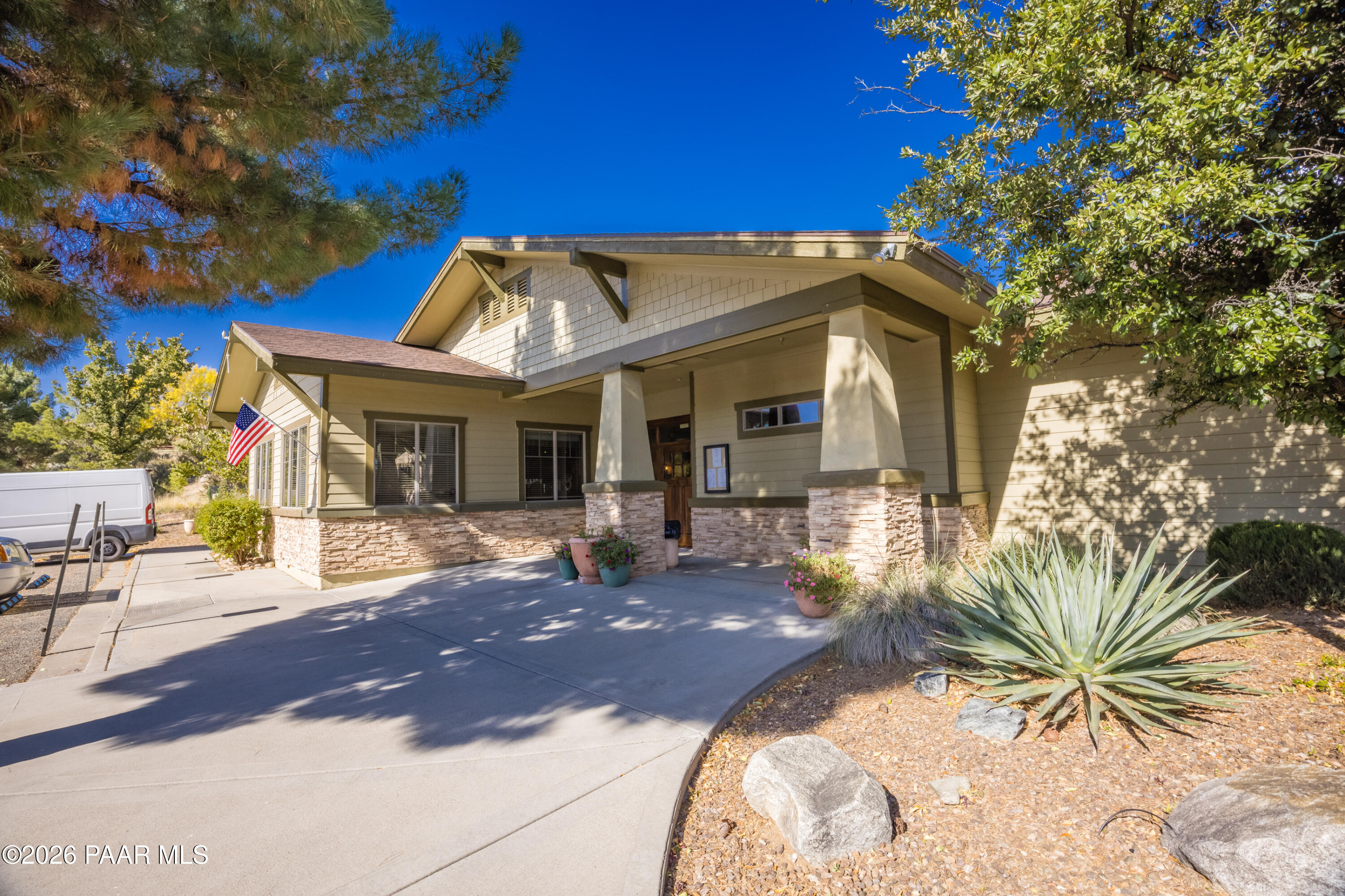 1172 N Cloud Cliff Pass
