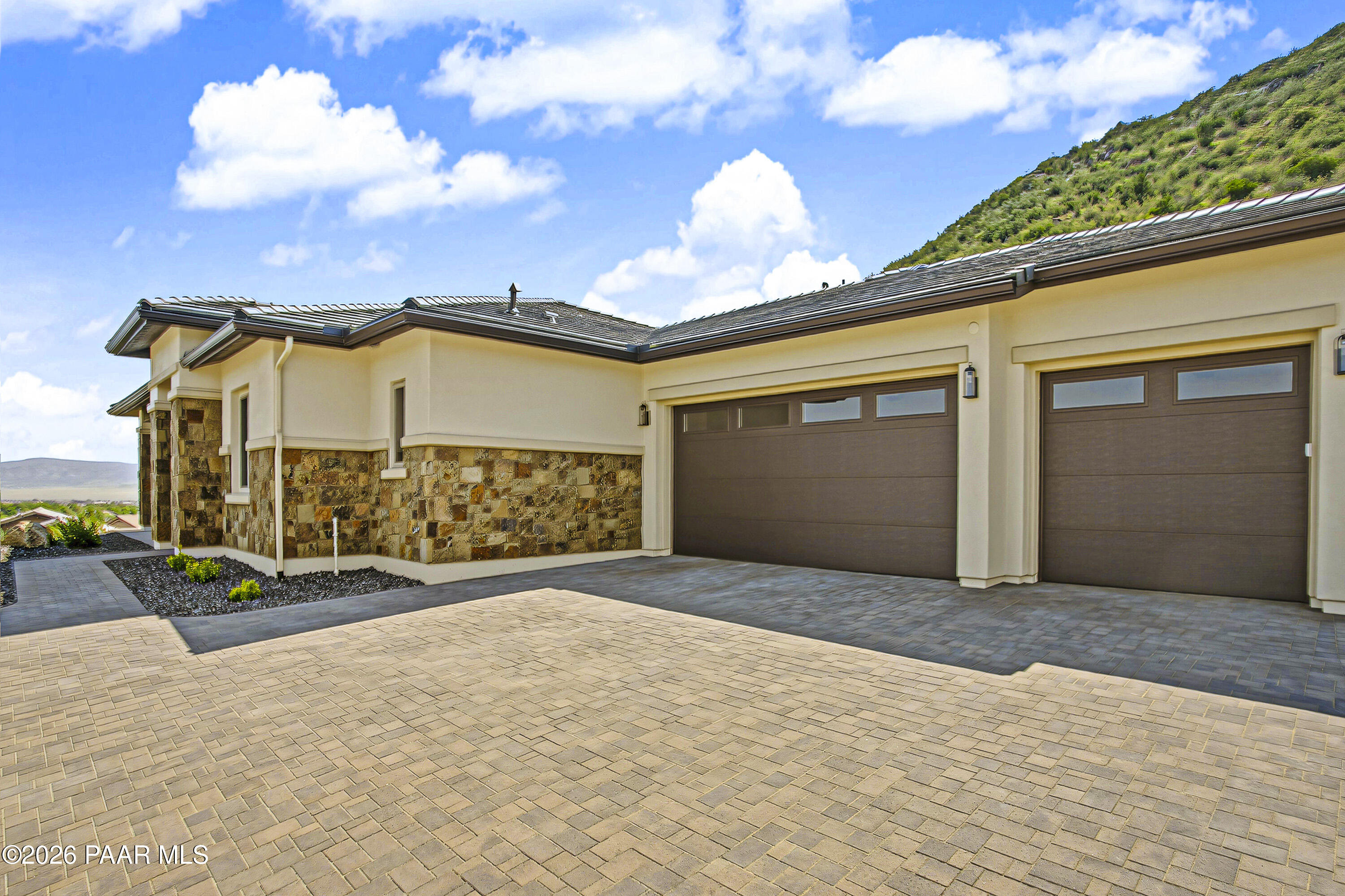 1172 N Cloud Cliff Pass