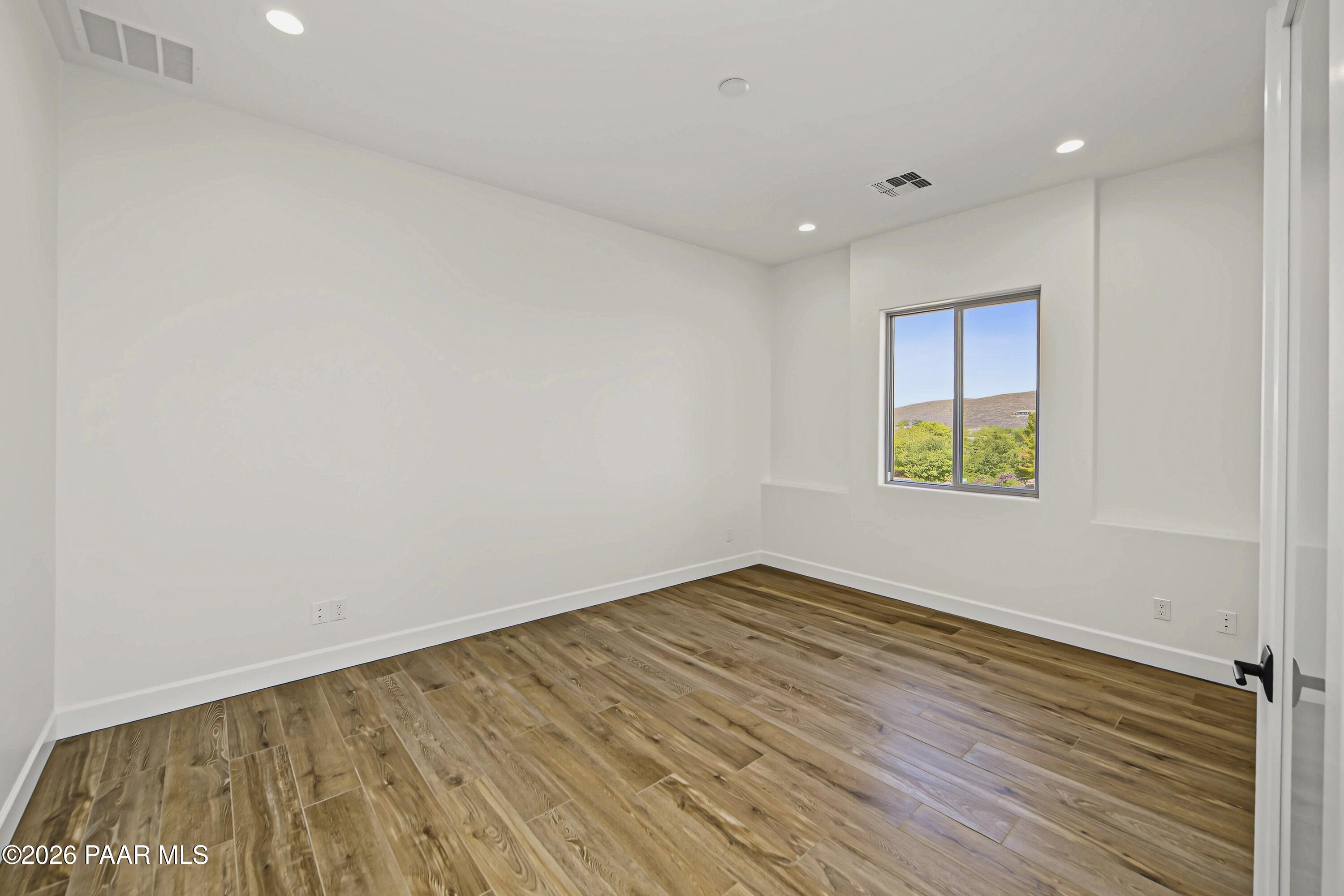 1172 N Cloud Cliff Pass