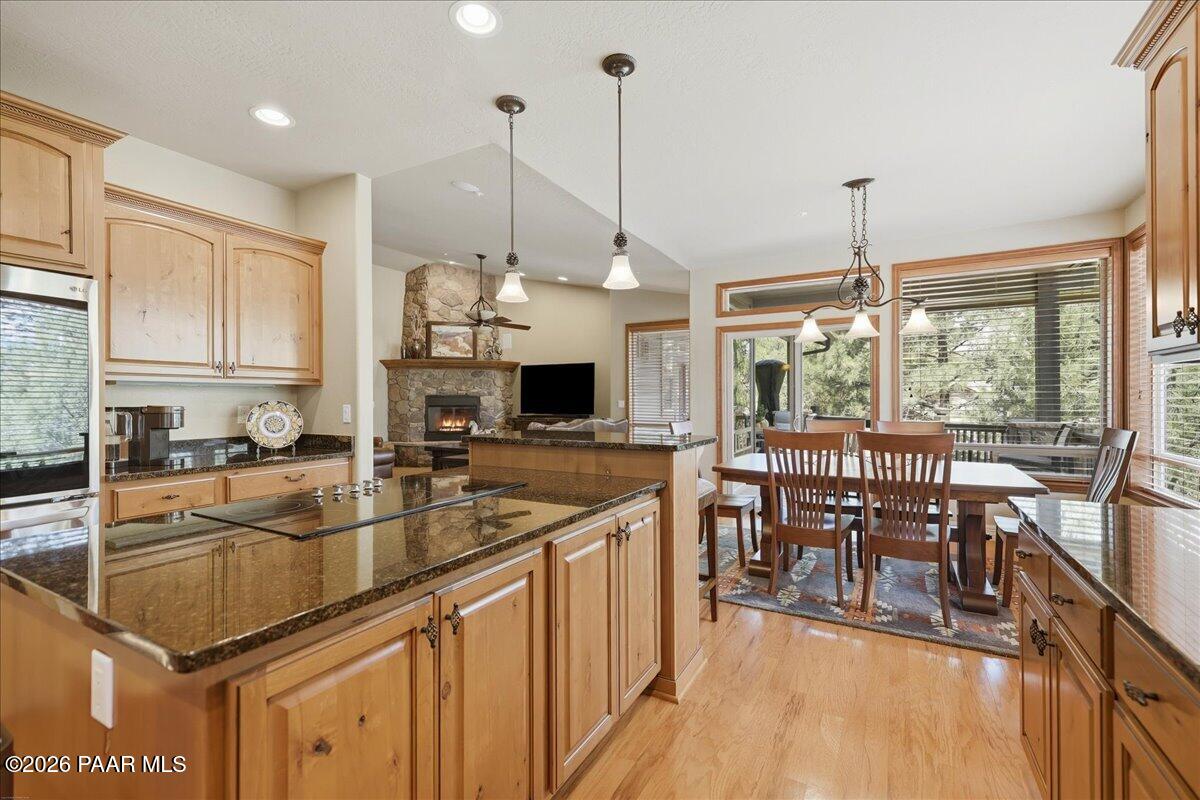 2140 Lone Oak Way