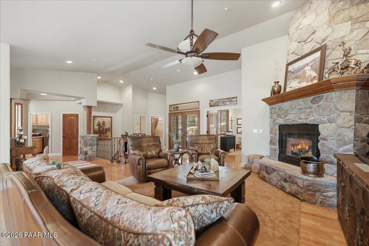 2140 Lone Oak Way