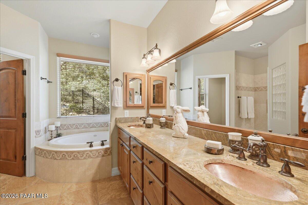 2140 Lone Oak Way