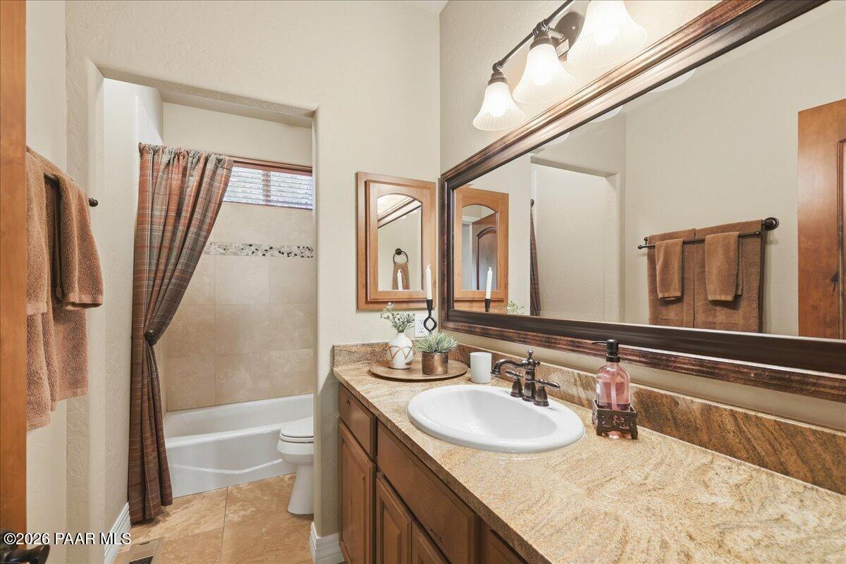 2140 Lone Oak Way