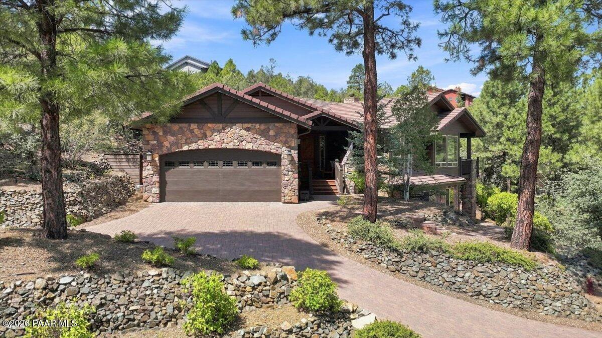 2140 Lone Oak Way