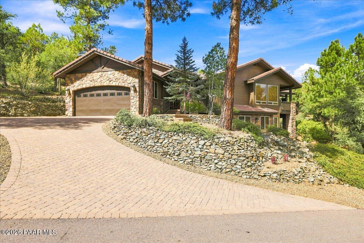 2140 Lone Oak Way