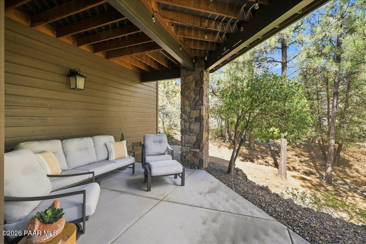 2140 Lone Oak Way