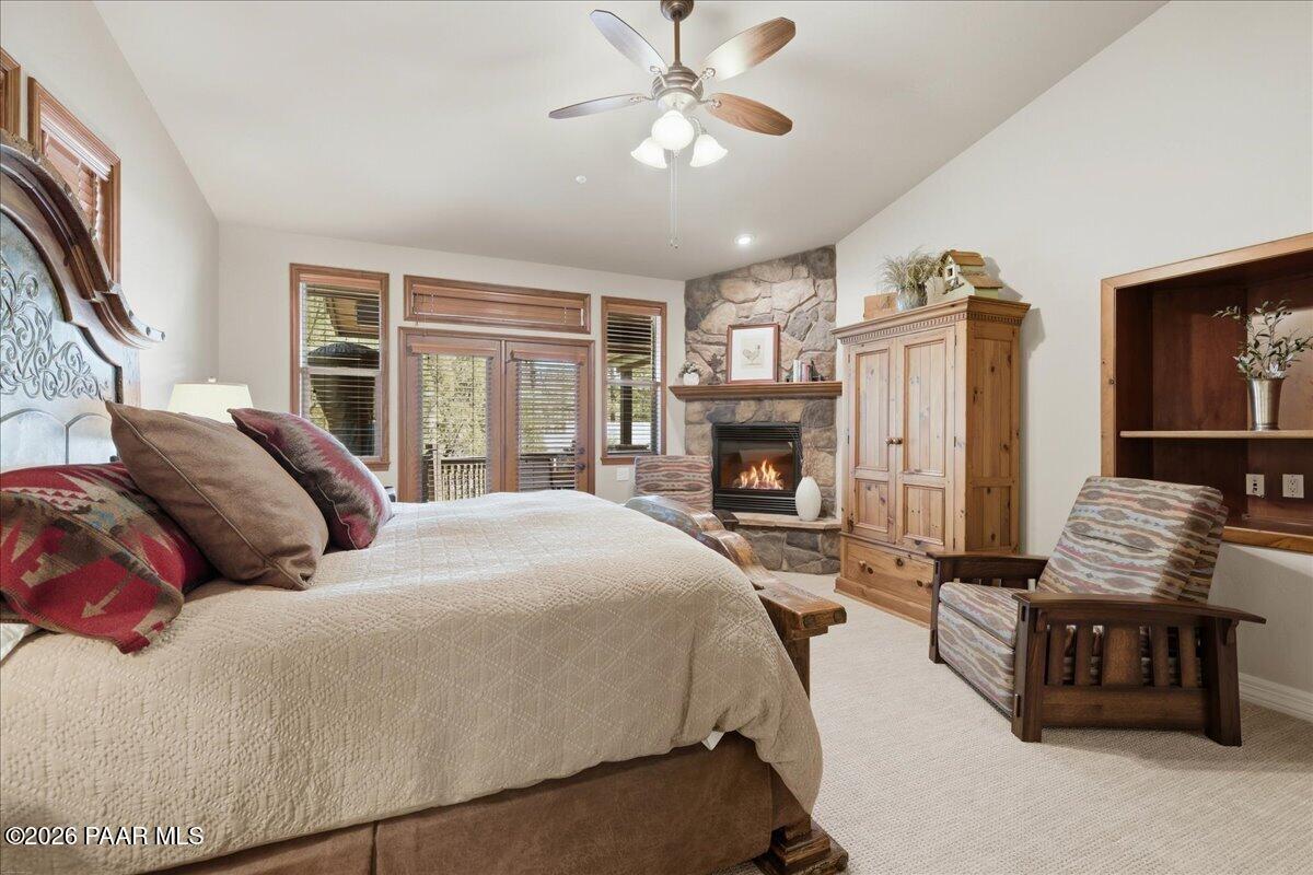 2140 Lone Oak Way