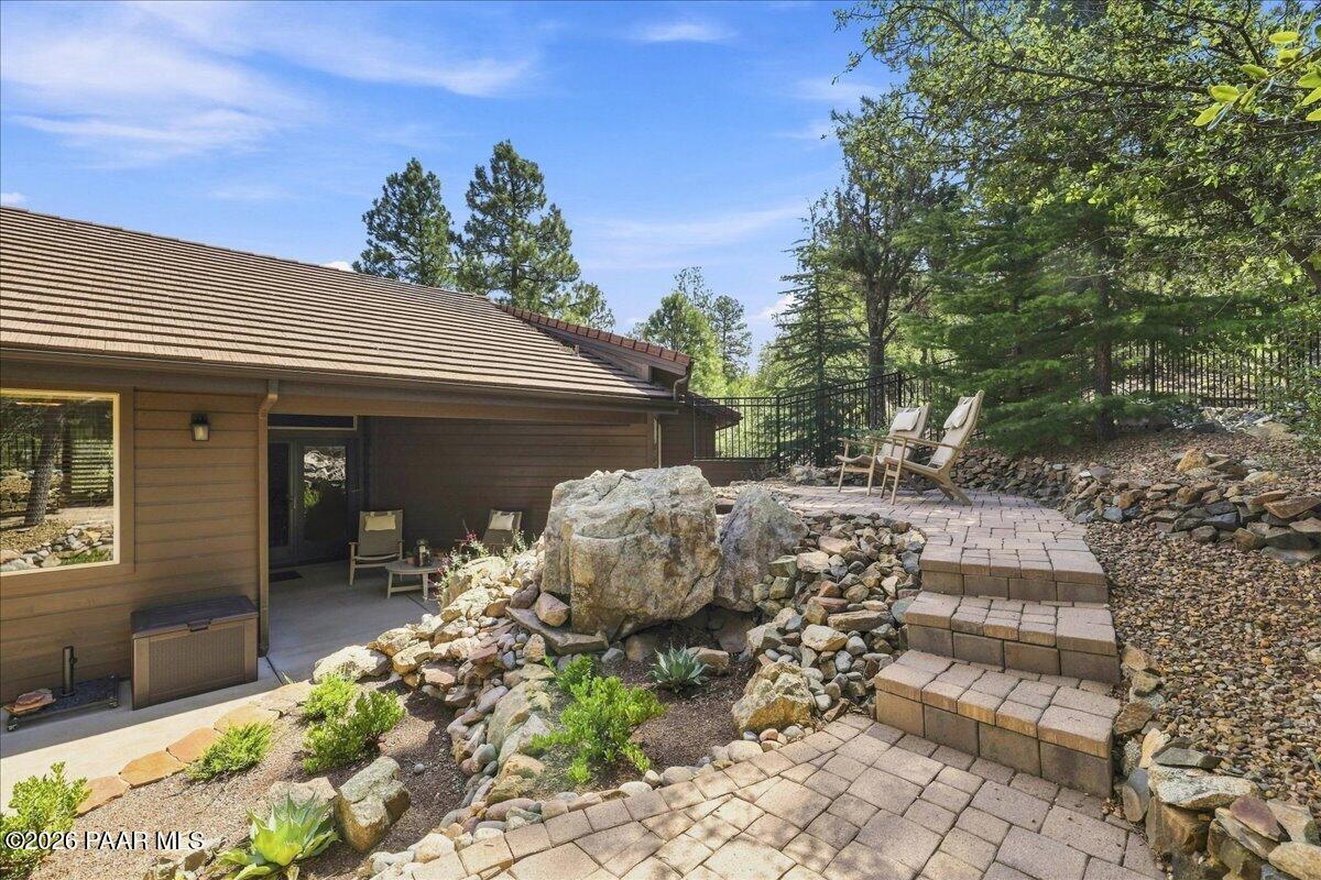 2140 Lone Oak Way
