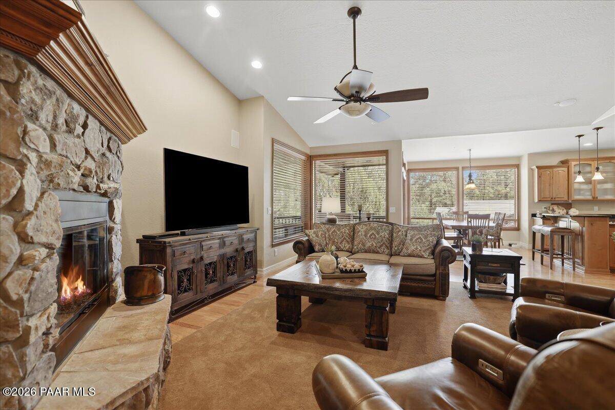 2140 Lone Oak Way