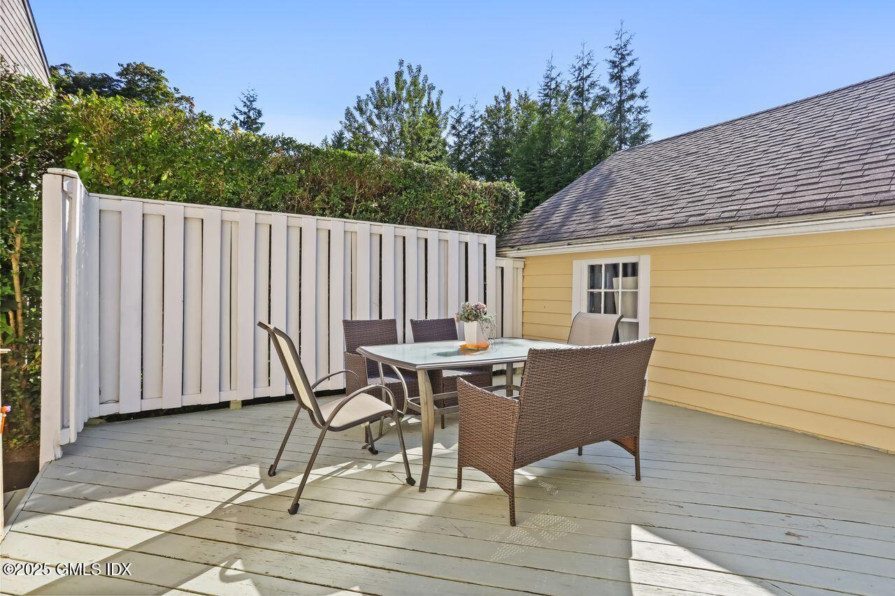 17 LOCKWOOD Drive