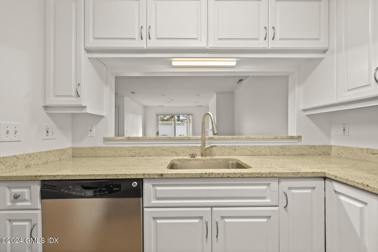 51 Forest Avenue, 82, Old Greenwich Unit: 82