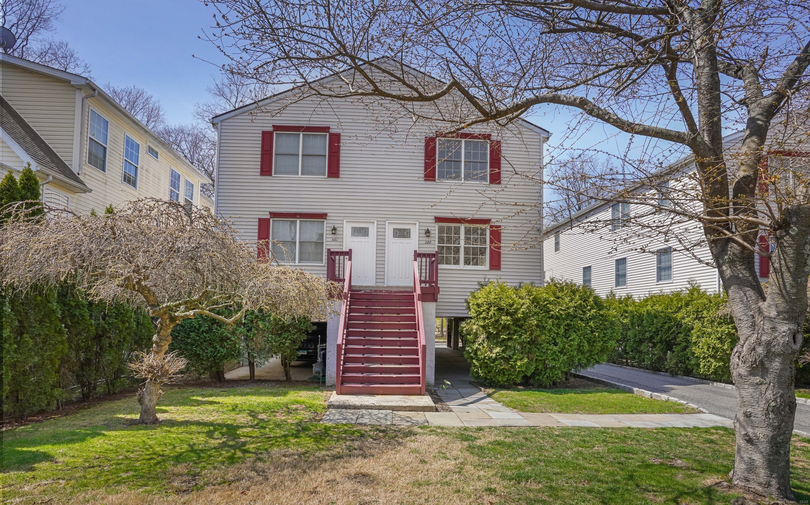 18 Hollow Wood Lane D