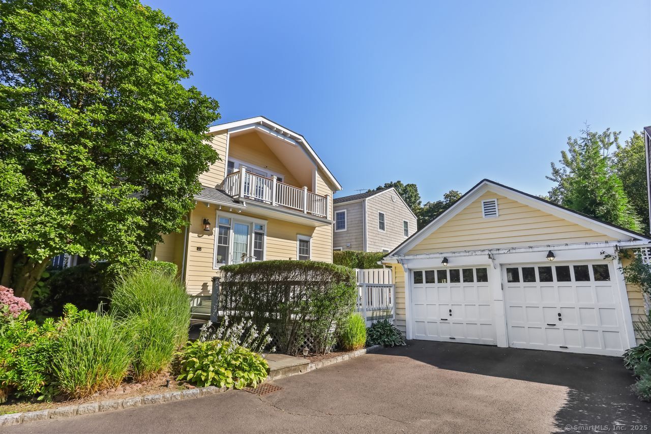 17 Lockwood Drive