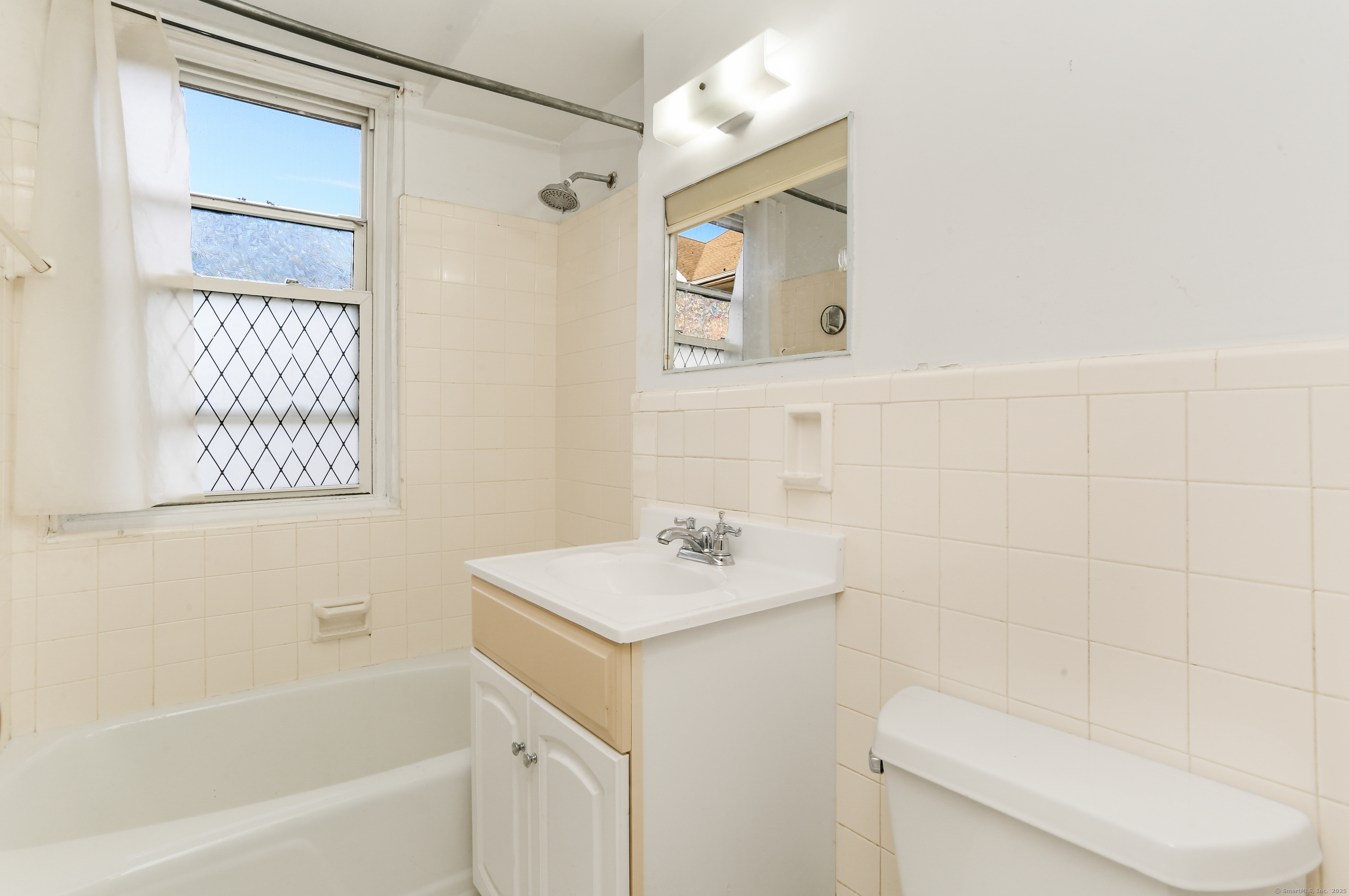 444 Bedford Street APT 2B