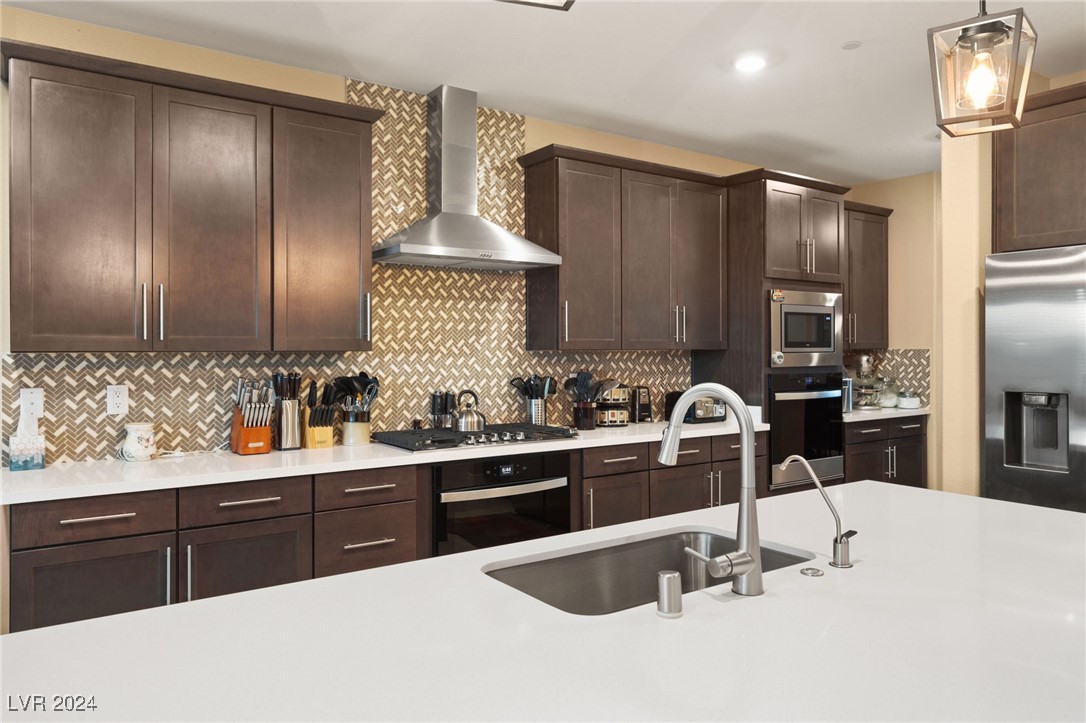 10374 Grapevine Hill Avenue