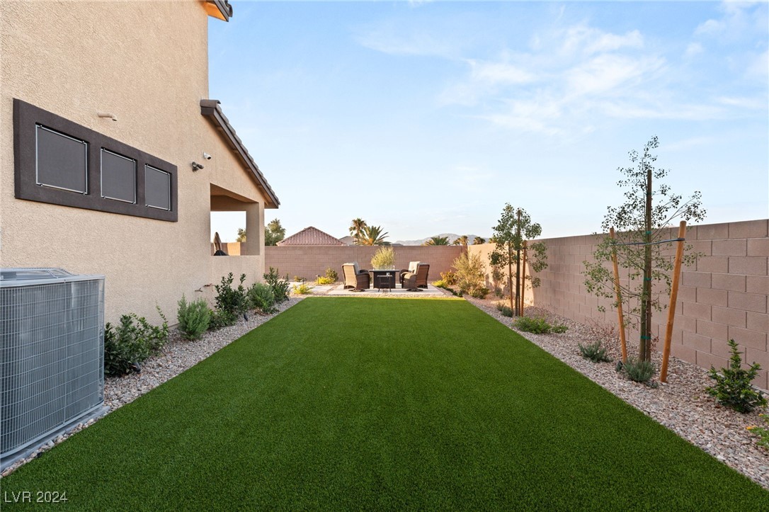 10374 Grapevine Hill Avenue