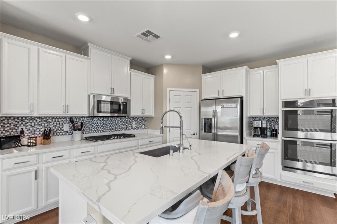 737 Foreign Reef Way