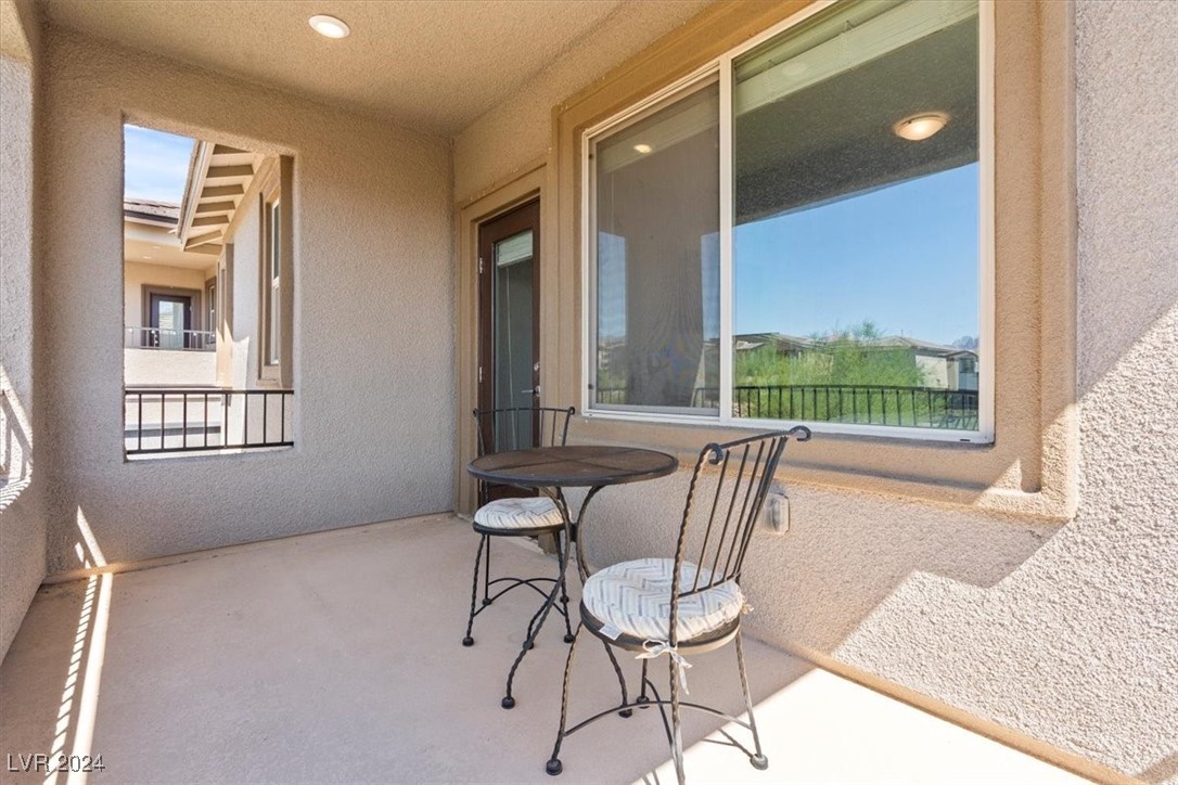 737 Foreign Reef Way