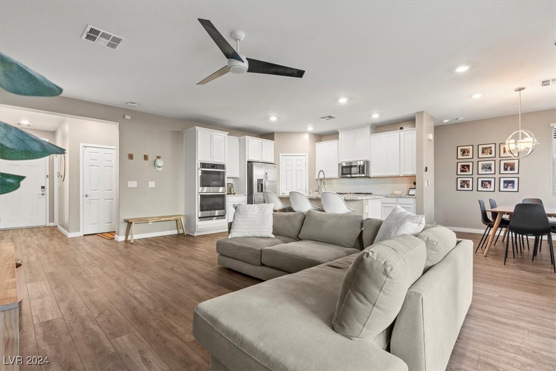 12348 Ferry Glide Avenue