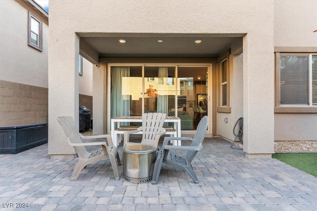 12348 Ferry Glide Avenue