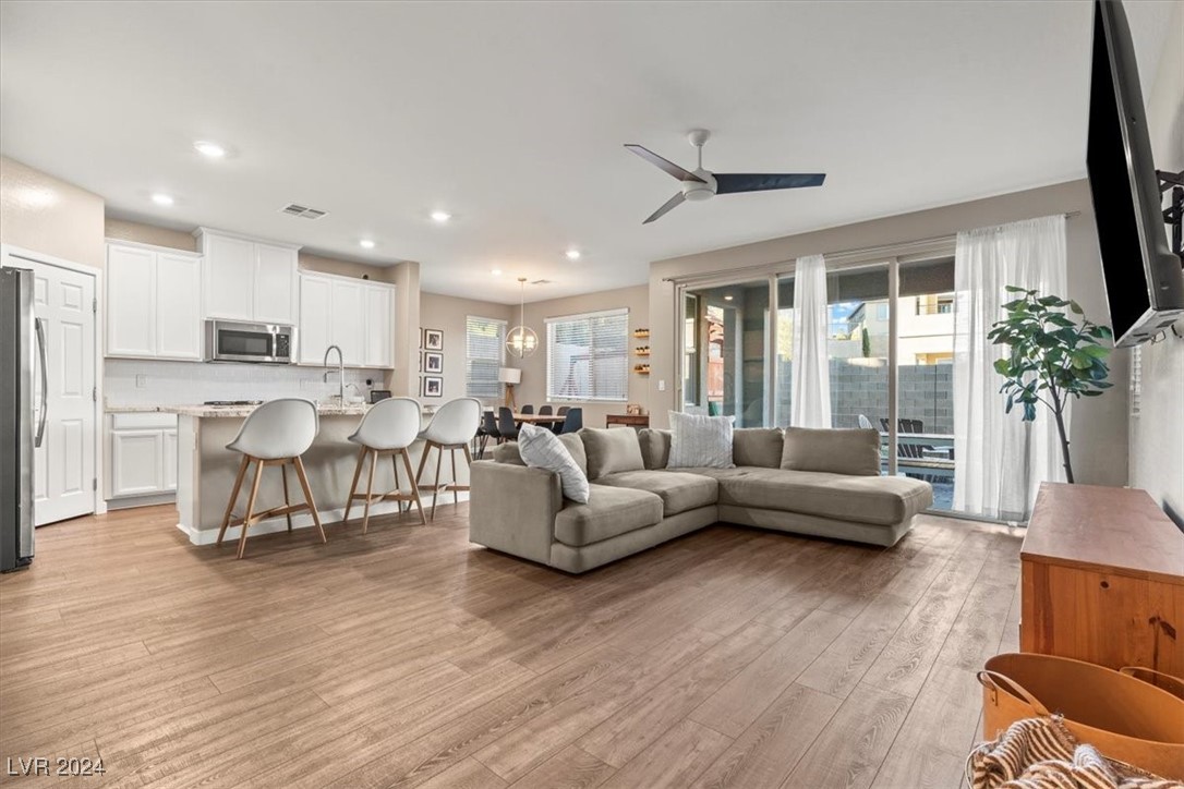 12348 Ferry Glide Avenue